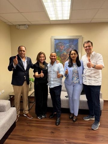 Carlos Ramírez se integra al proyecto político “Carolina Presidenta C28” en Azua